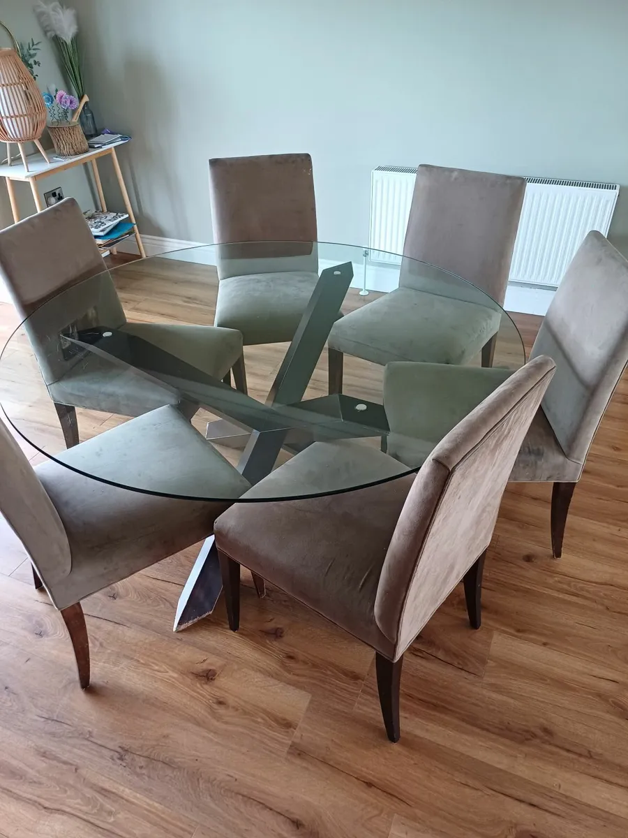 Round Glass Dinning Table & Chairs - Image 1