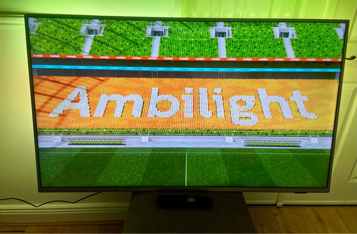 Philip 50”4K Smart TV & Wall Bracket - Ambilight - Image 3