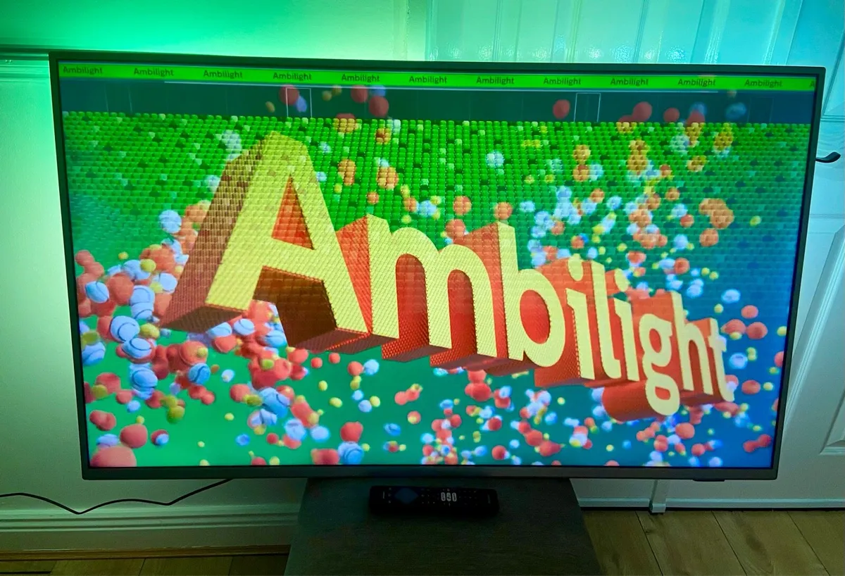 Philip 50”4K Smart TV & Wall Bracket - Ambilight - Image 4