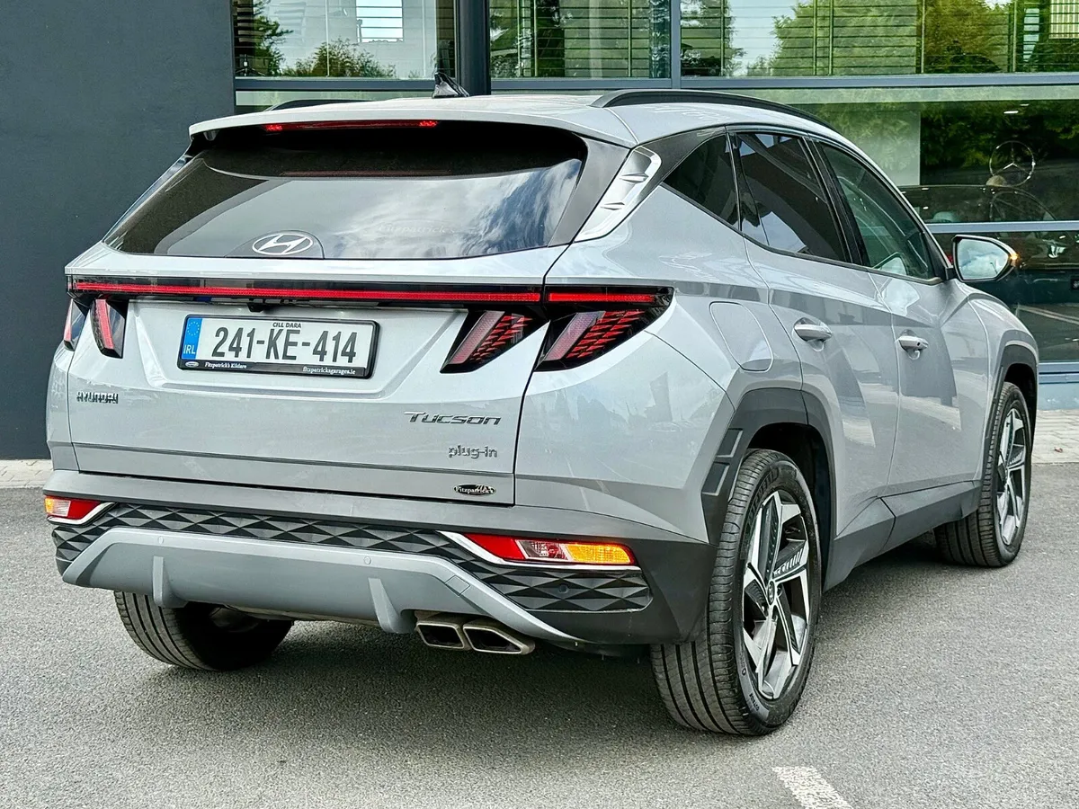 1 owner 265 BHP 4WD Tucson PHEV - Image 3