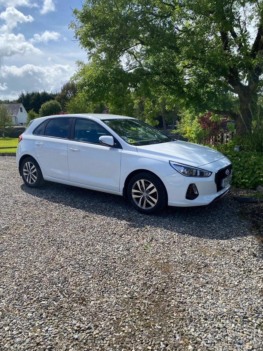 Hyundai I30 deluxe - Image 2