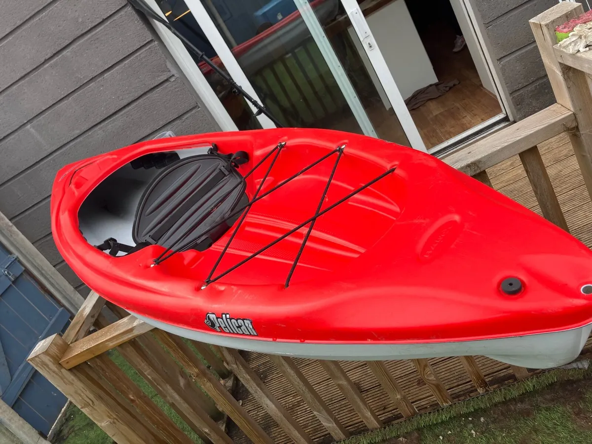 Kayak, paddle and life jacket - Image 4
