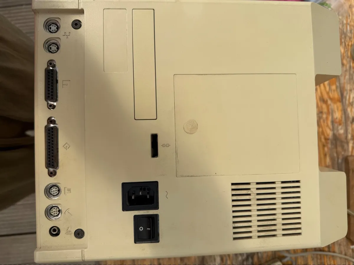 Apple Macintosh SE/30 - Image 2