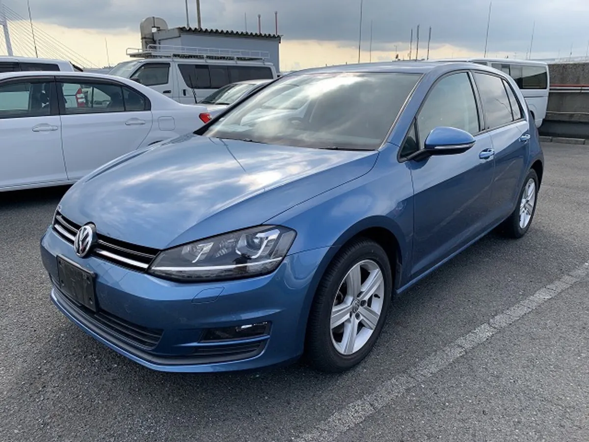 151 Volkswagen Golf 1.2 TSI Auto - Image 1
