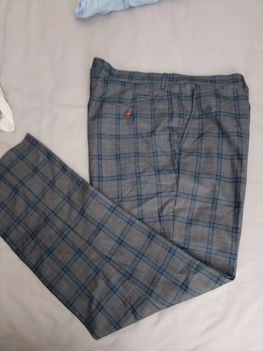 Marc Darcy trousers, waistcoat and shirt - Image 4