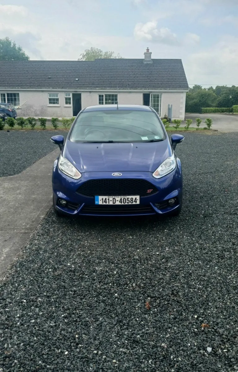 Ford Fiesta st-2 1.6 turbo 182-hp [mint condition] - Image 3