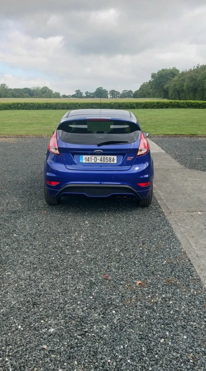 Ford Fiesta st-2 1.6 turbo 182-hp [mint condition] - Image 4
