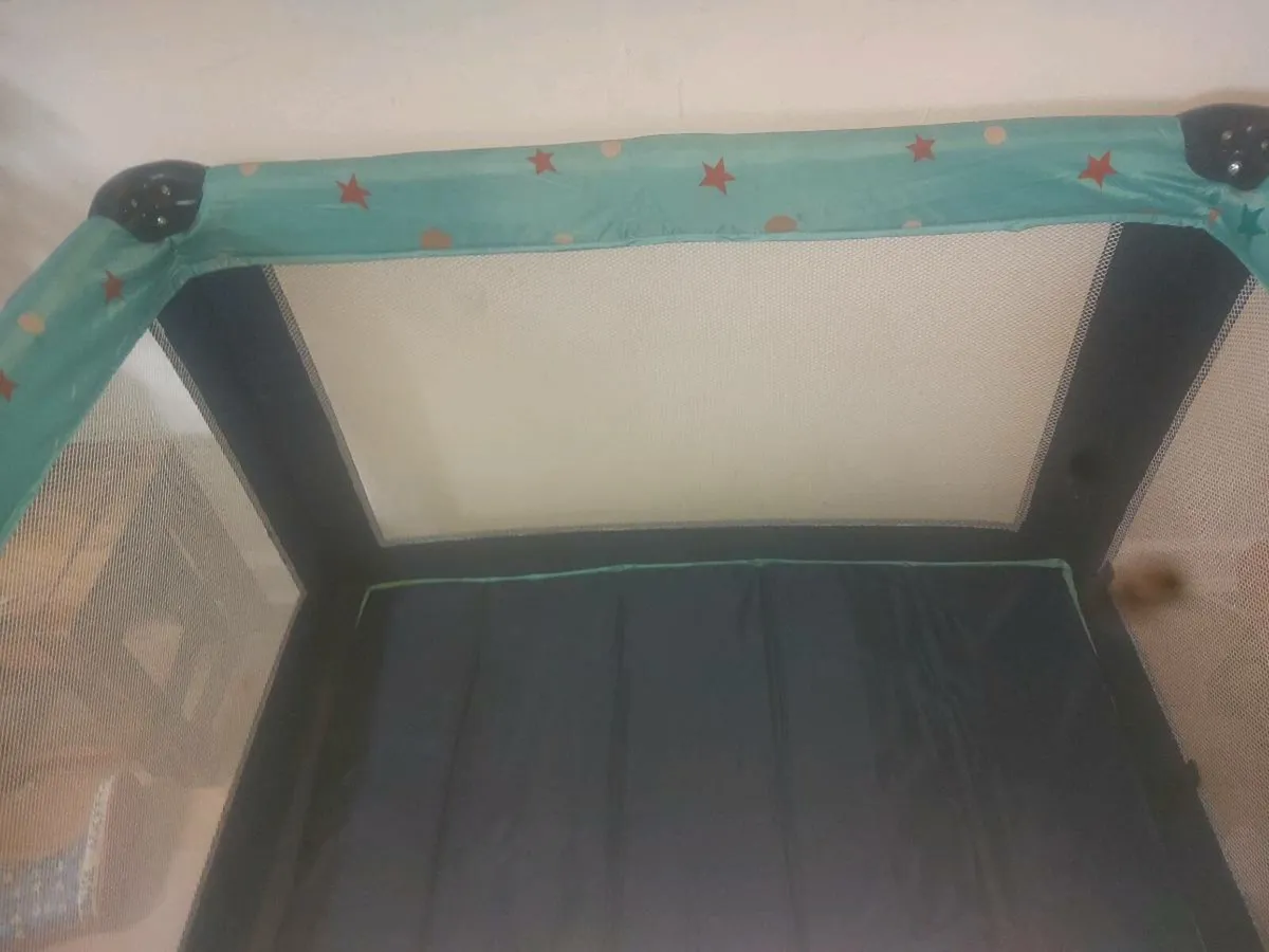 Travel cot - Image 4