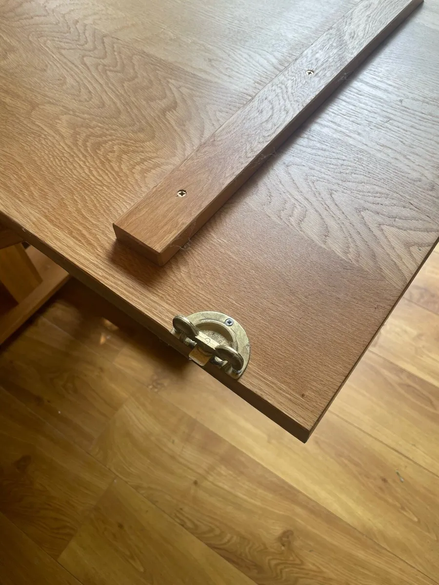 1.6m oak dinig table and 4 chairs - Image 2