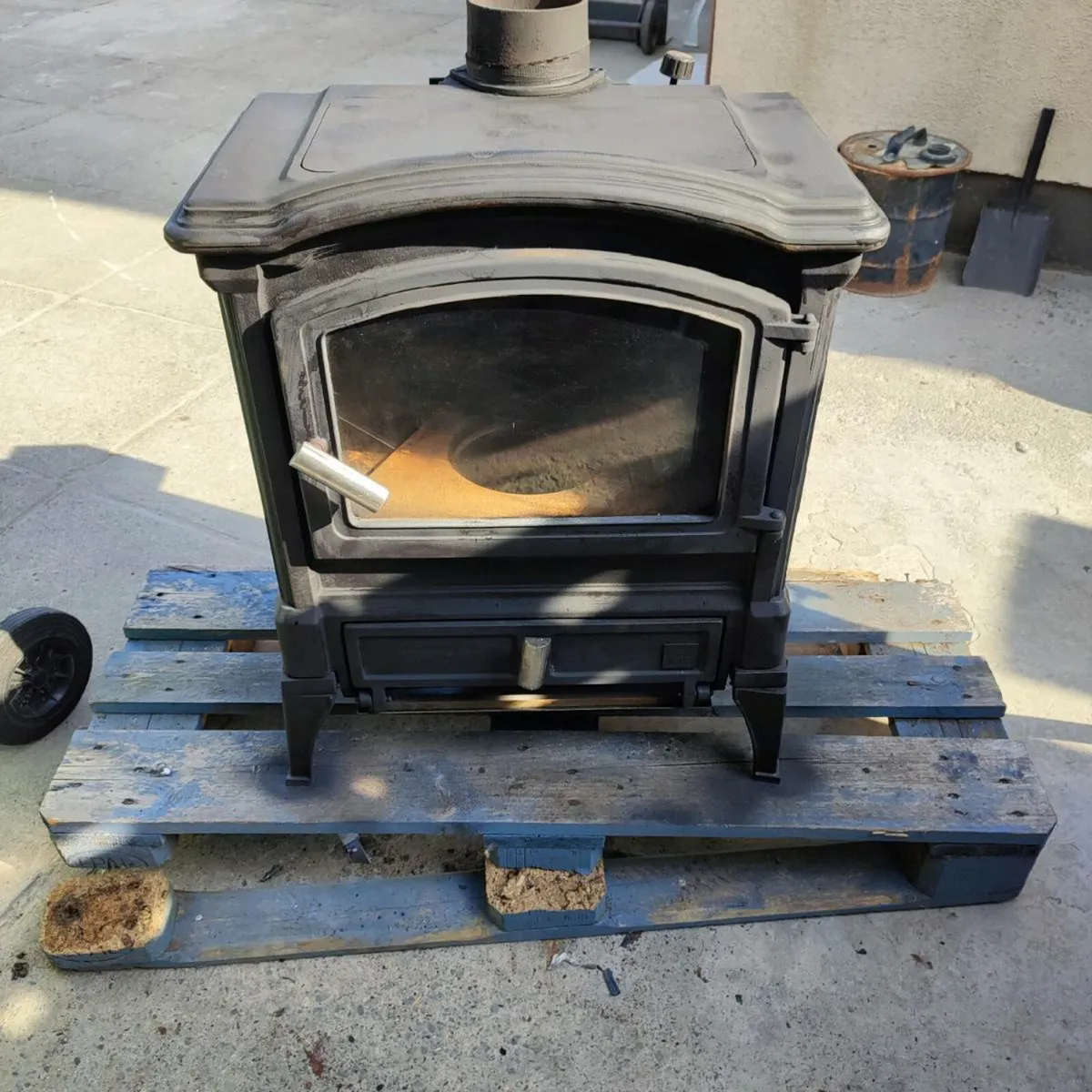 Nestor Martin Oil Stove - Image 2