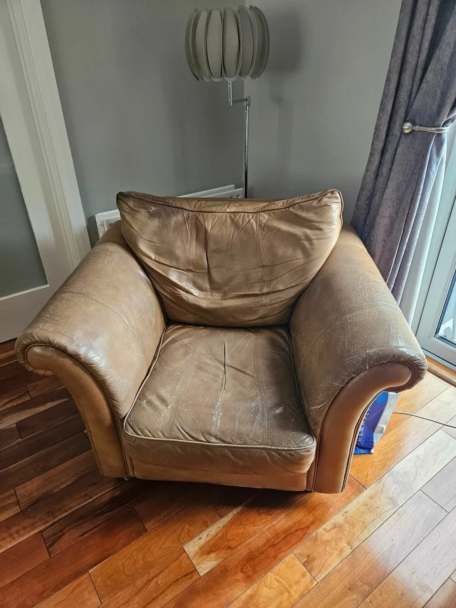 3pc Leather Sofa - Image 4