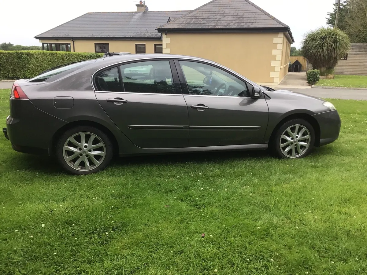 2010 Renault Laguna - Image 2