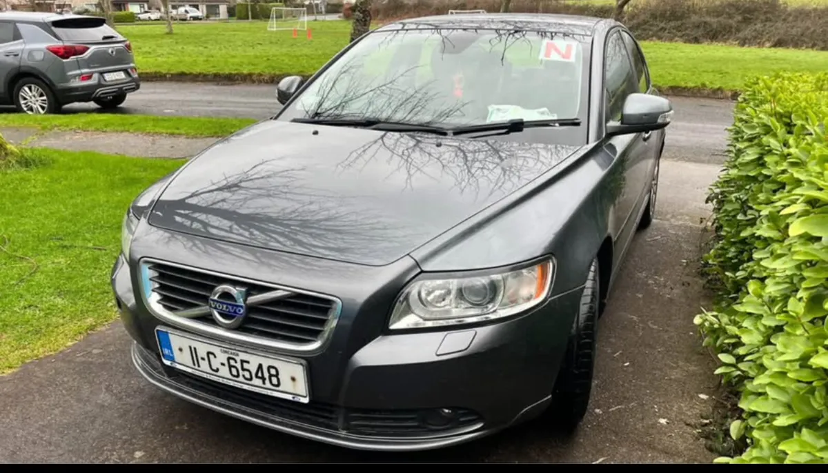 Volvo S40 2011 - Image 1