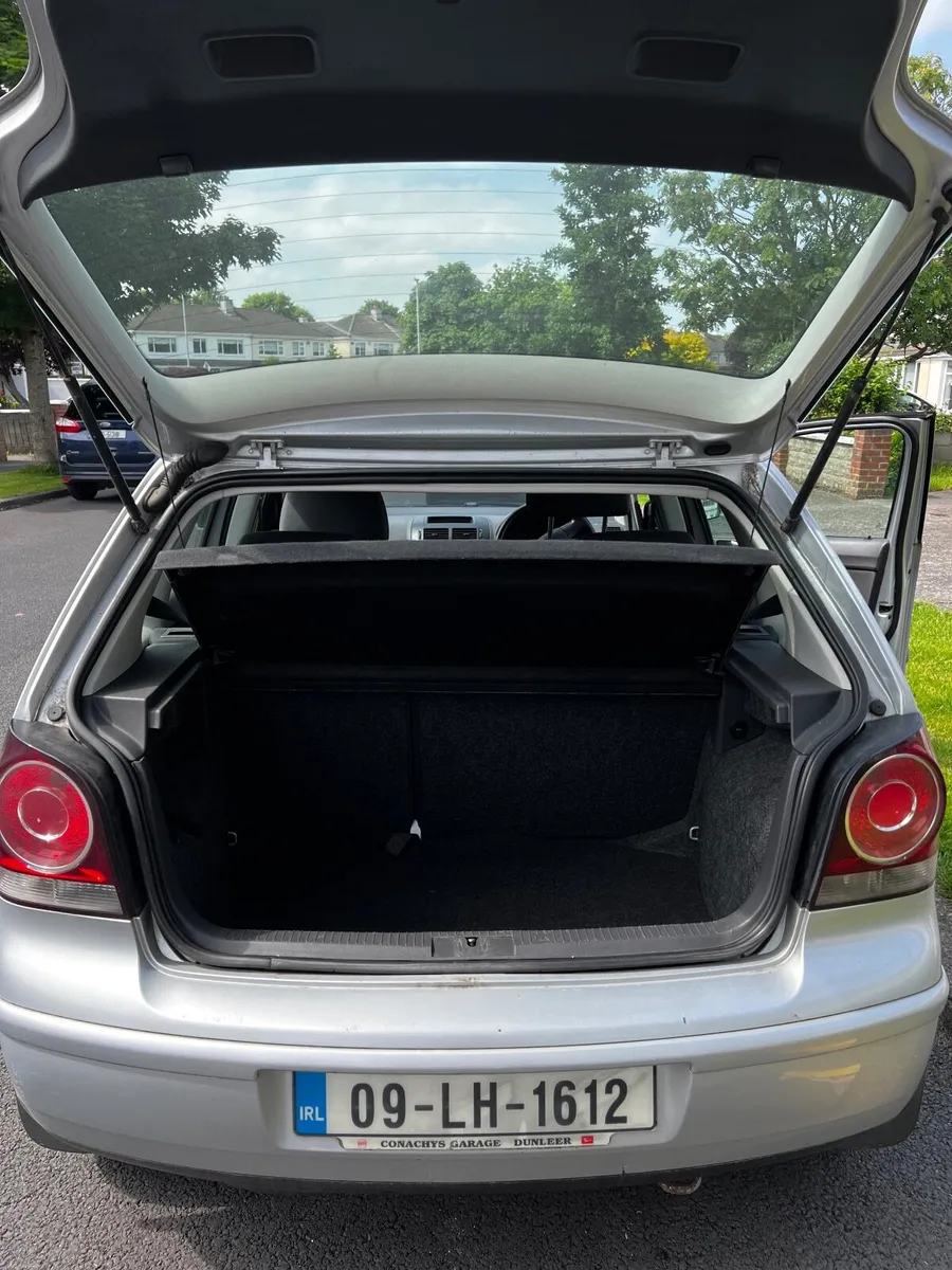 Volkswagen Polo 2009 - Image 2