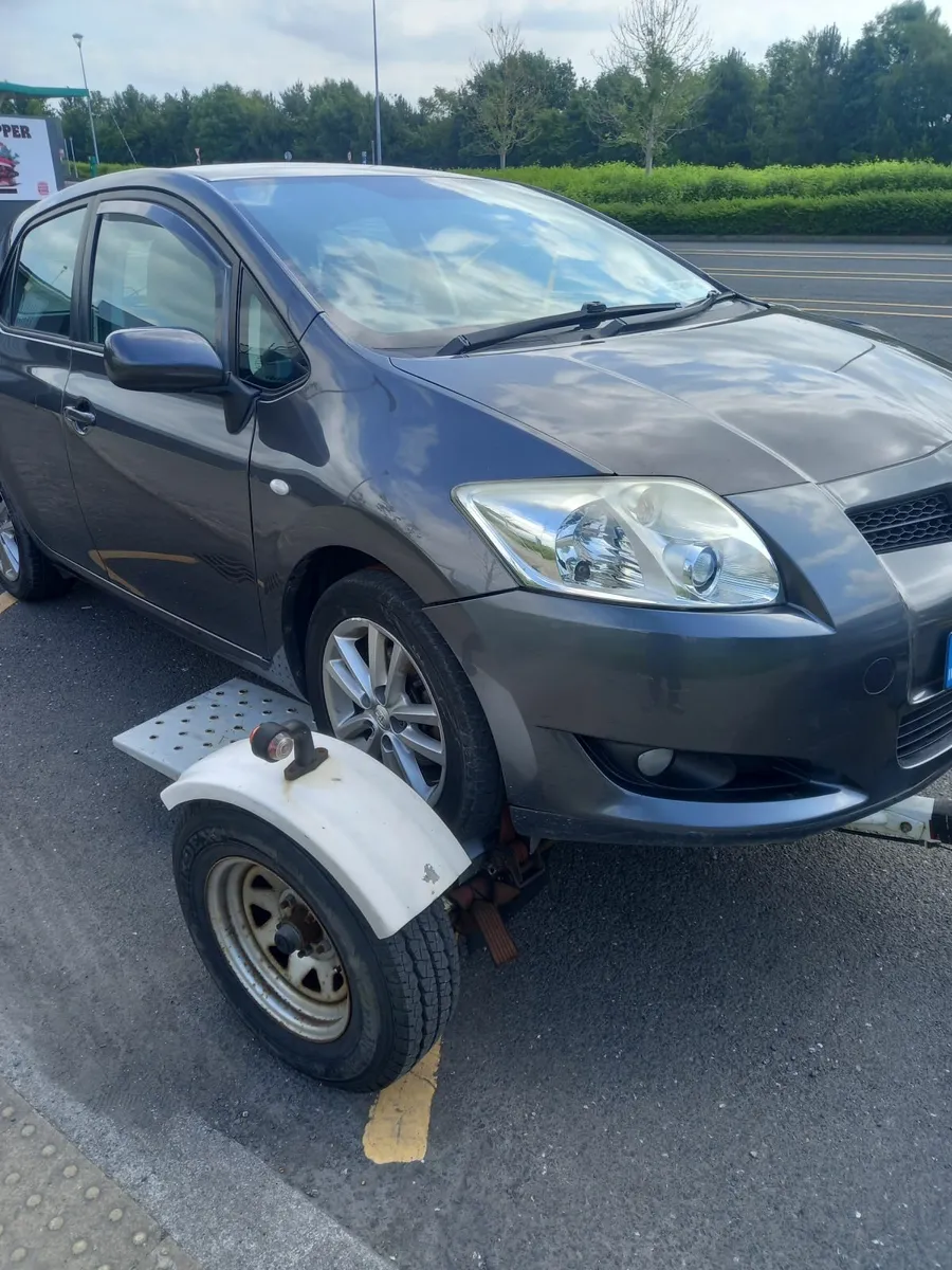 For breaking  toyota auris - Image 1