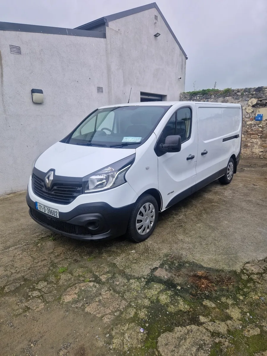 Renault Trafic 2017 - Image 2