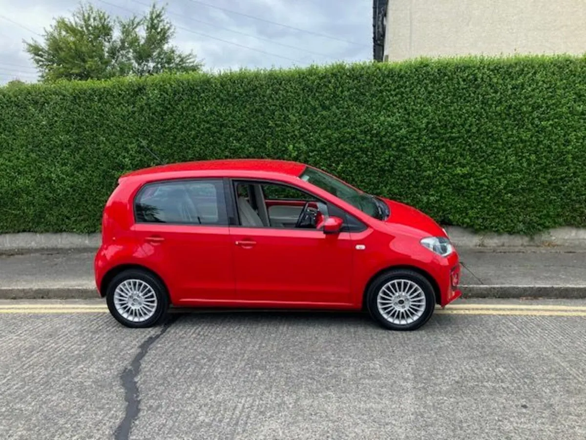 Volkswagen up! 2013 - Image 1