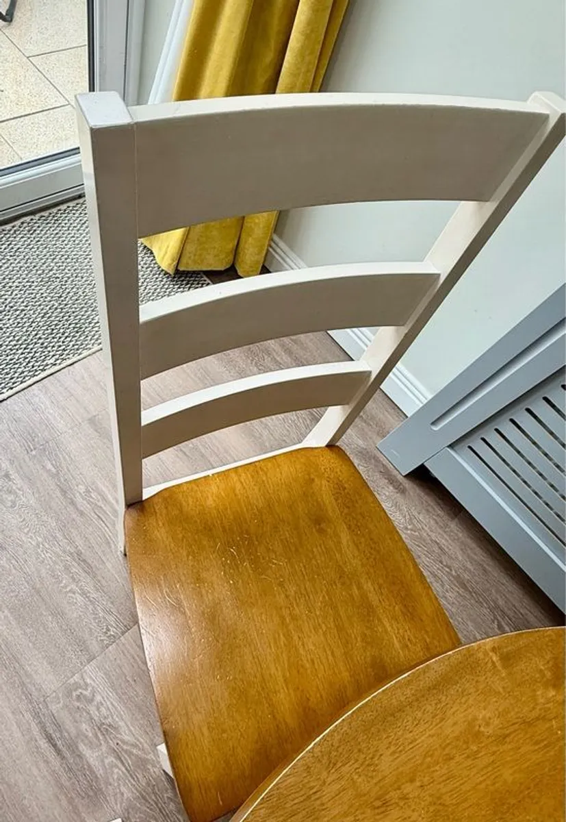 Kitchen Table and Chairs - Image 3