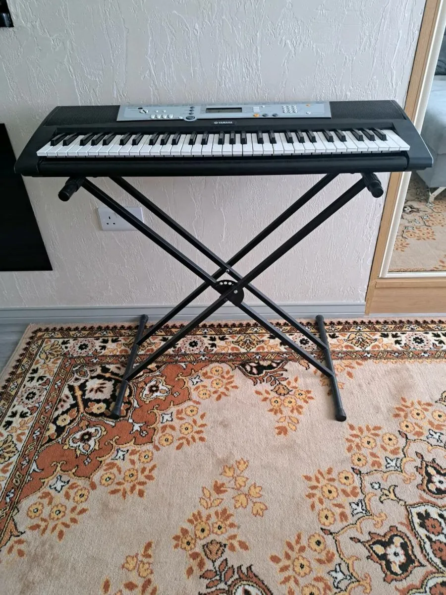 Yamaha piano - Image 3