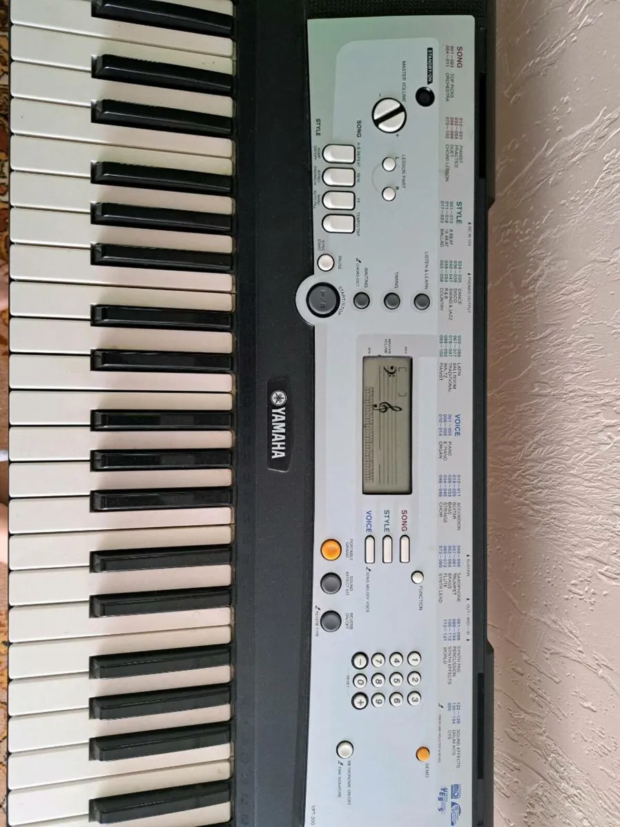 Yamaha piano - Image 4