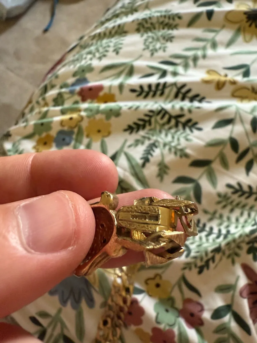 Gold chain - Image 1