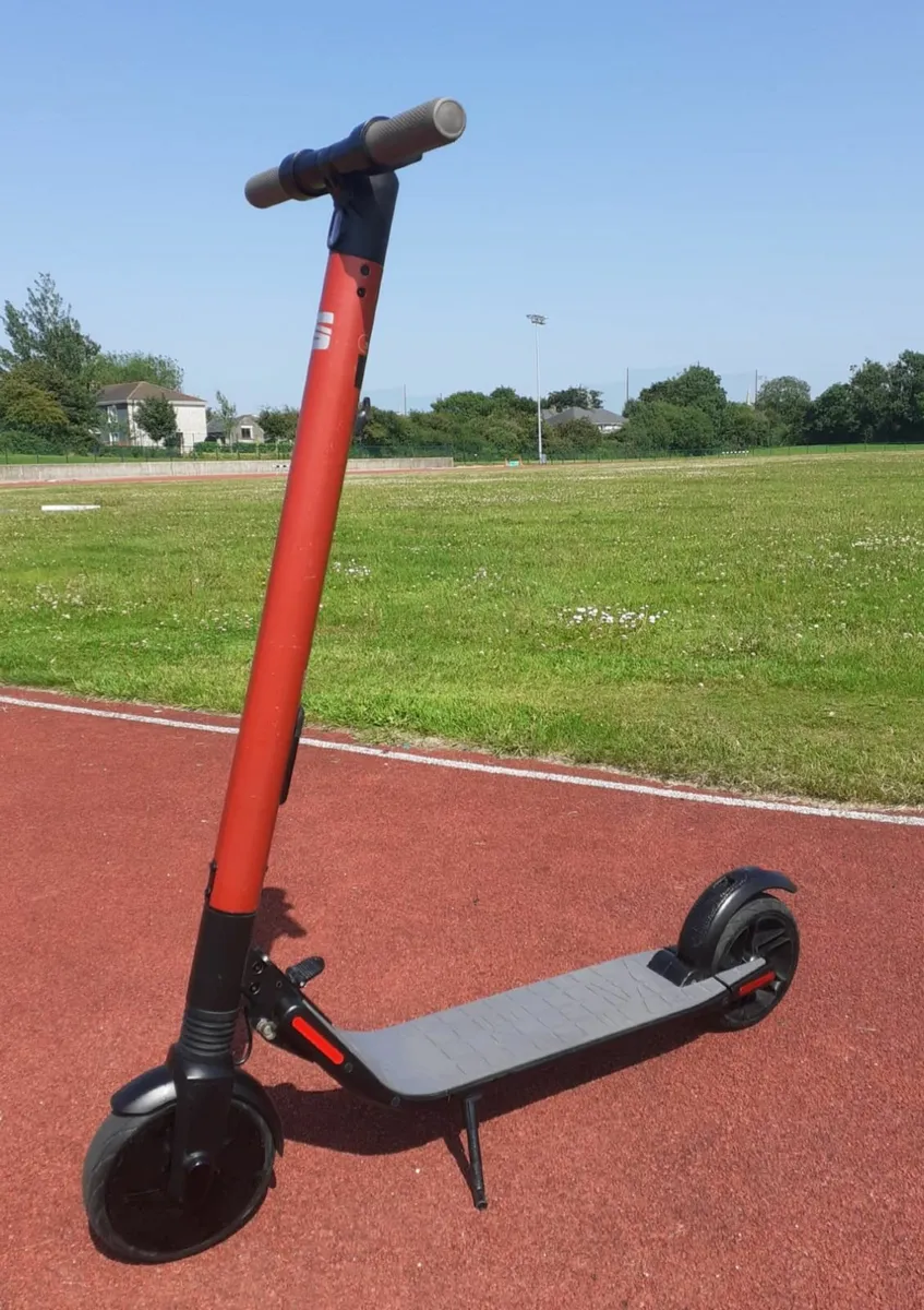 Ninebot-Segway "E-Scooter" - Image 1
