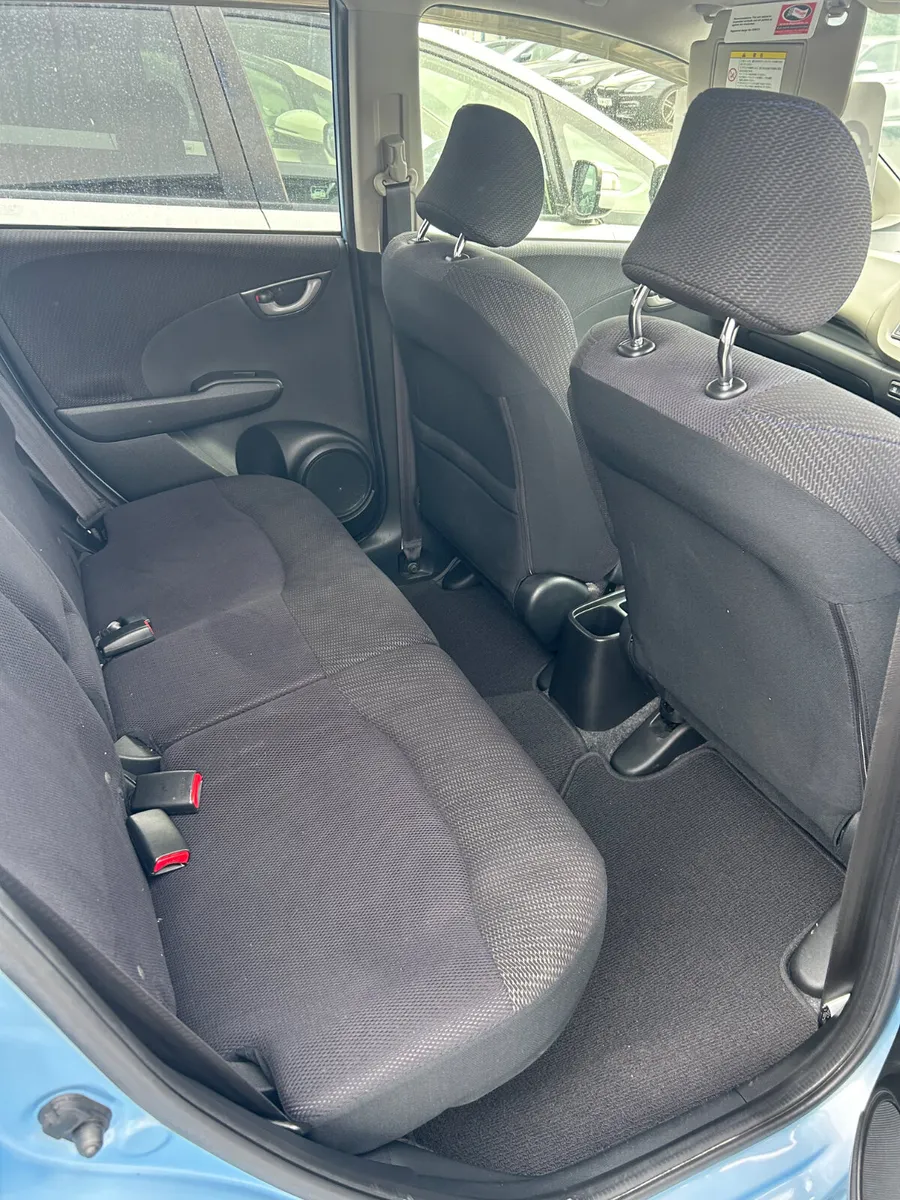 Honda fit auto hybrid - Image 4