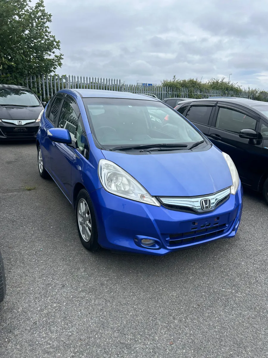 Honda fit auto hybrid - Image 1