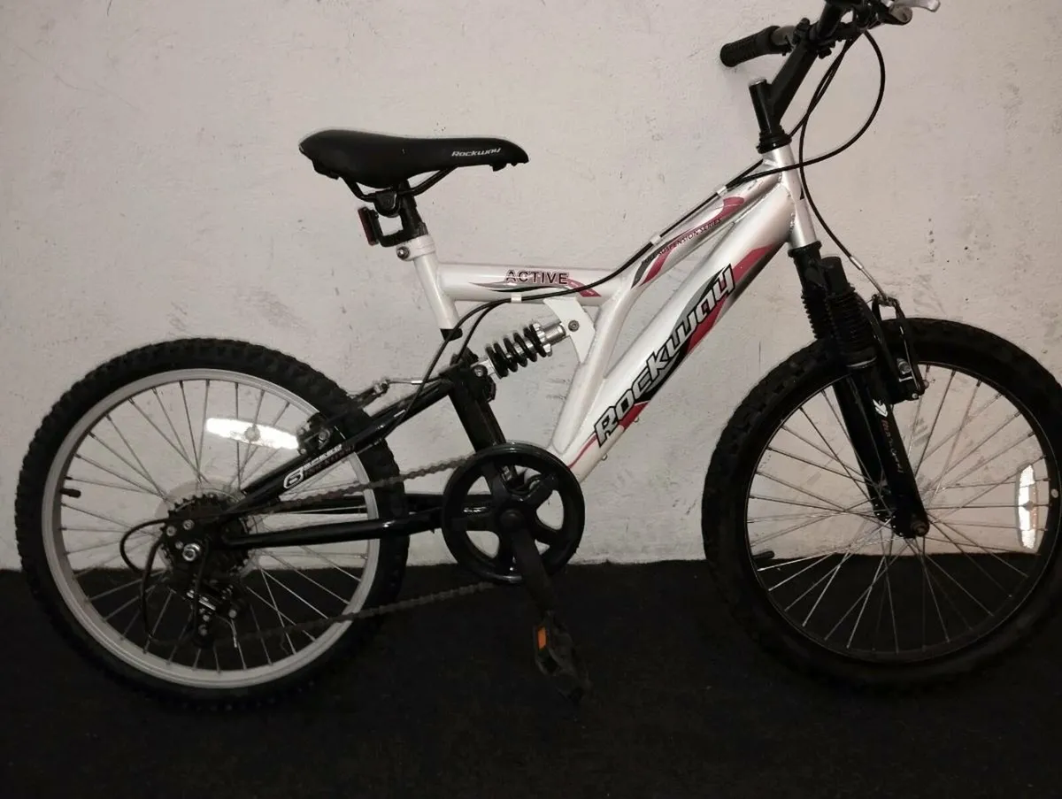 Boys 20inch bike - Image 1