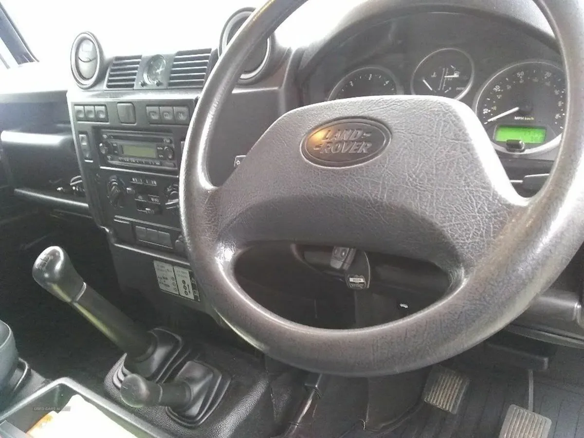Land Rover Defender 2007 - Image 2