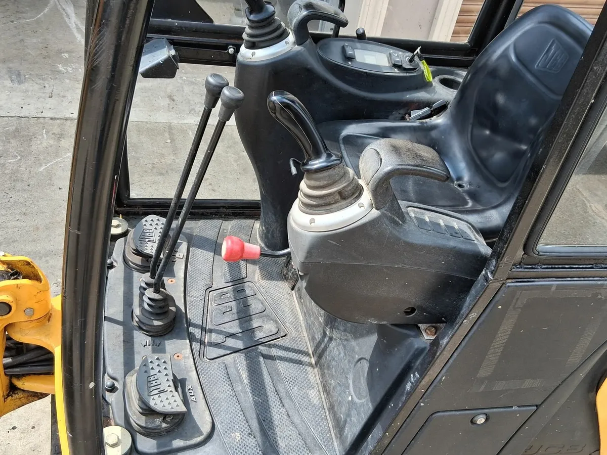 JCB mini digger - Image 2