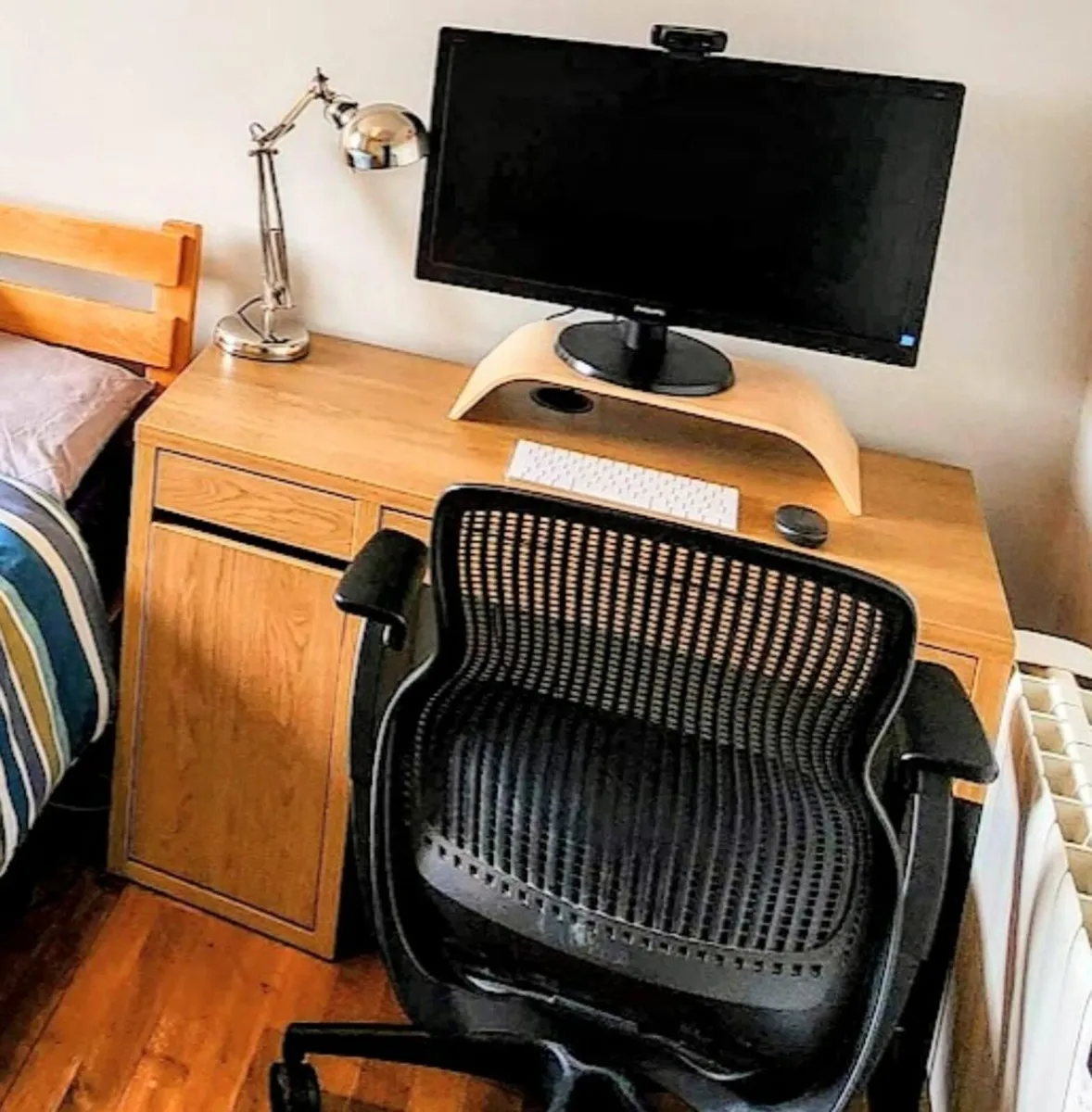 IKEA MICKE Desk Oak Effect. D: 105x50 cm - Image 2