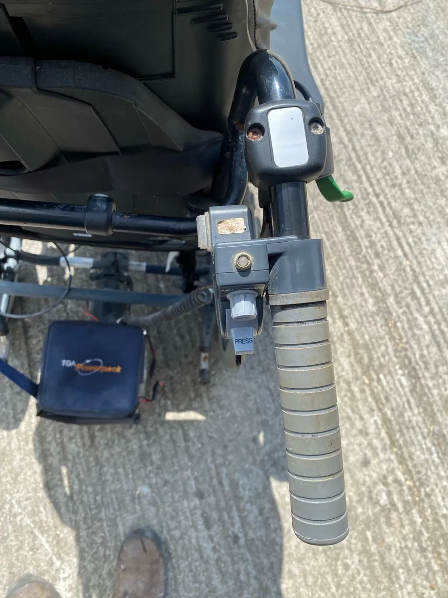 Electric wheelchair - Image 3