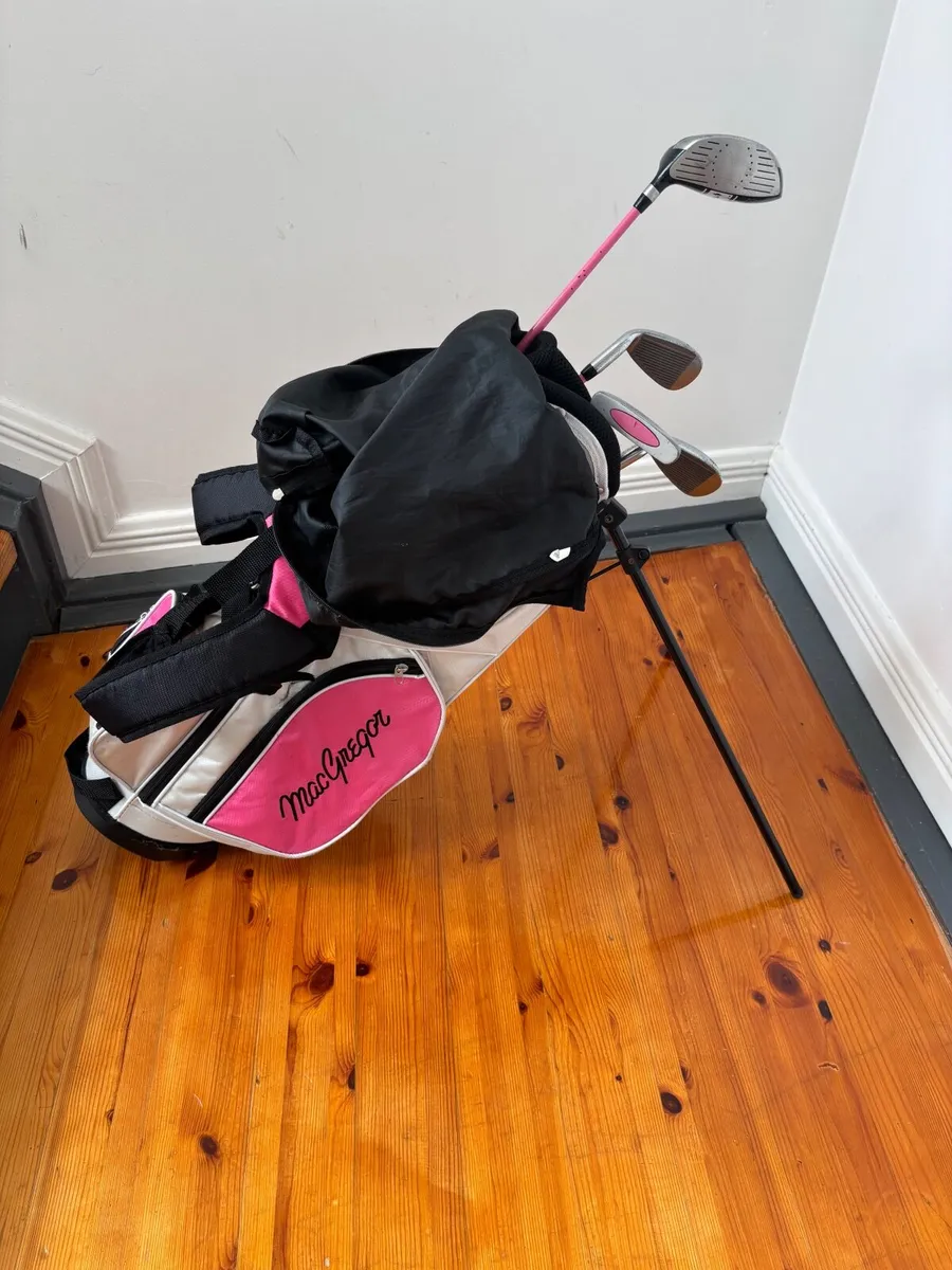 Girls Golf clubs & bag - Image 1