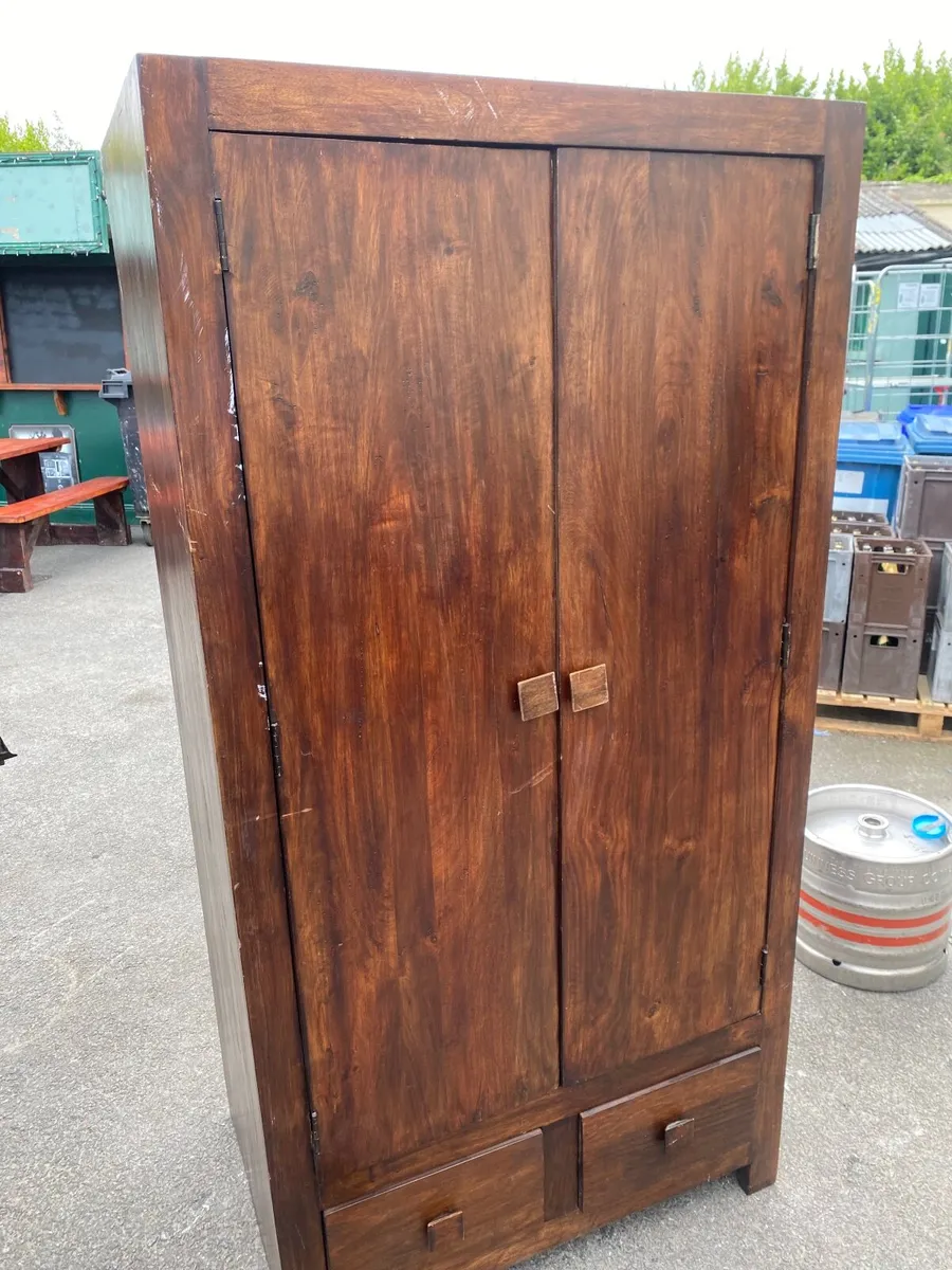 Bespoke wardrobe and set of drawers - Image 1