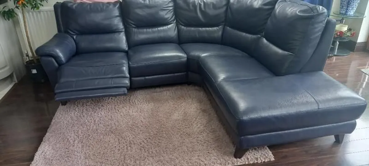 Leather Settee - Image 2