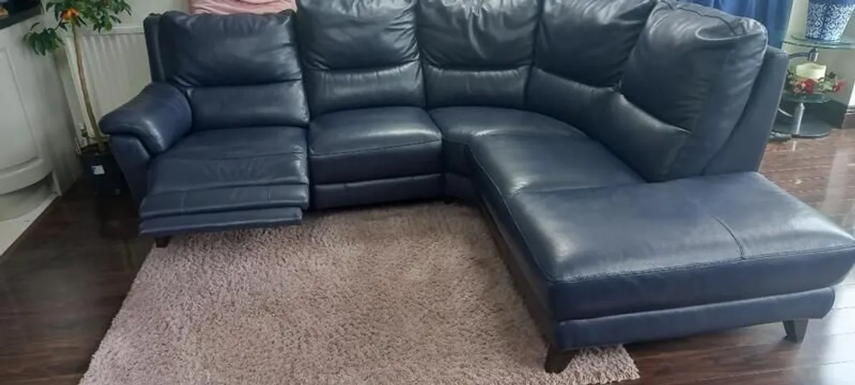 Leather Settee - Image 4