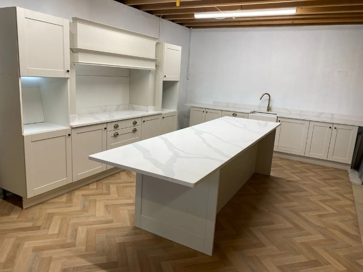 Painted Kitchen with Quartz - Image 1