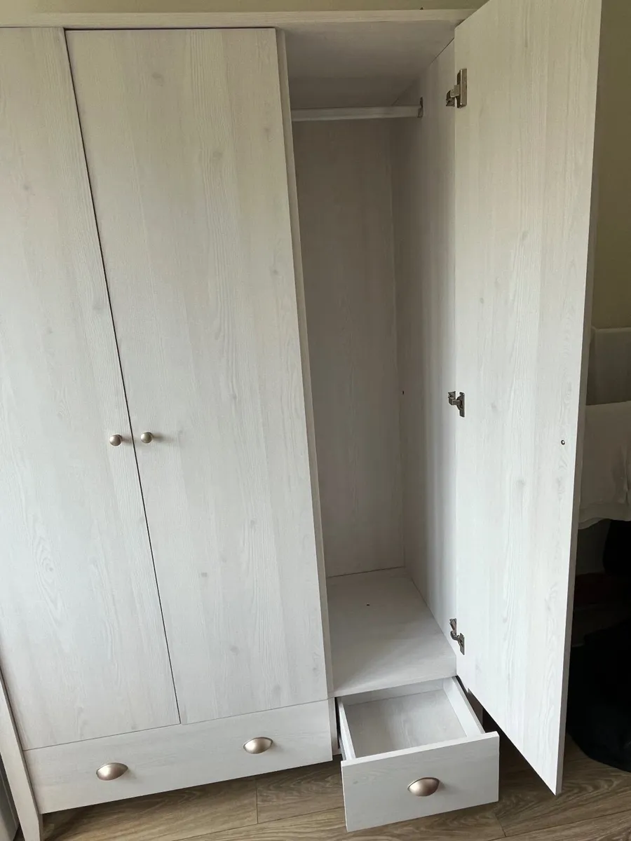 Wardrobe - Image 2