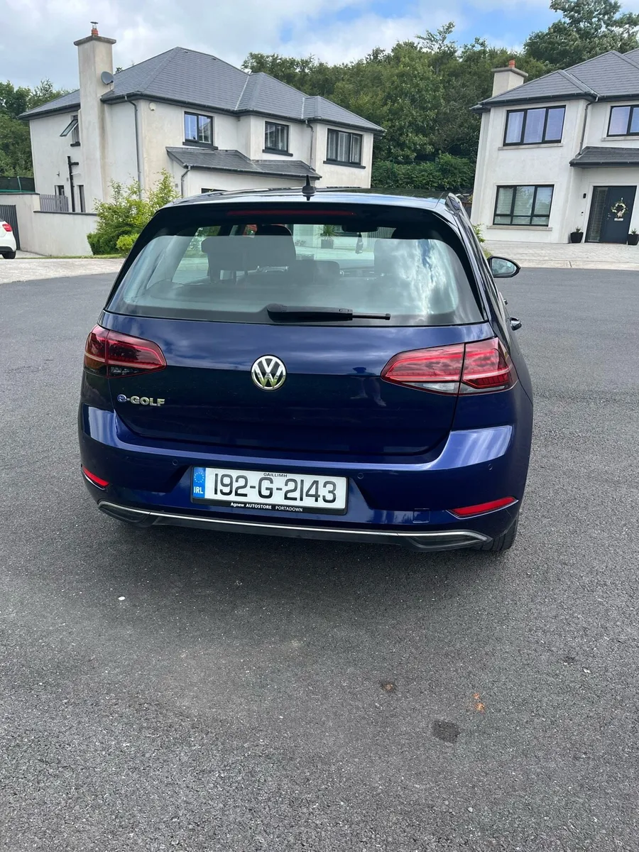 Volkswagen E-Golf - Image 4
