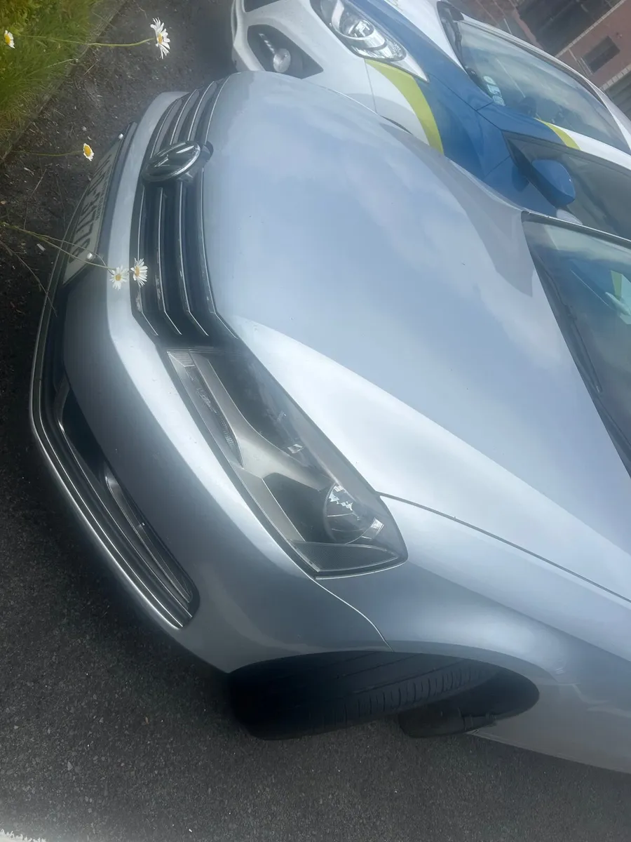 Volkswagen Passat 2011 - Image 1