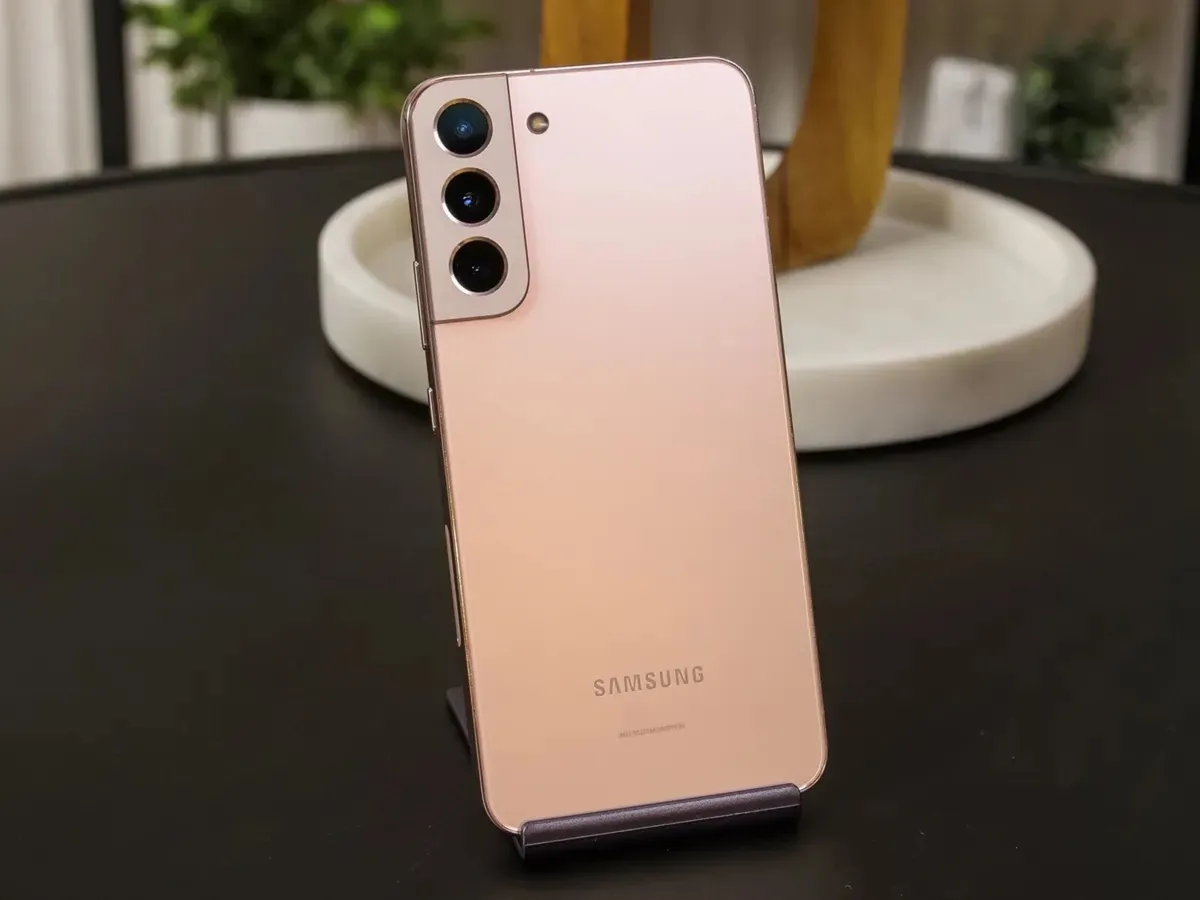 Samsung S22 - Image 3
