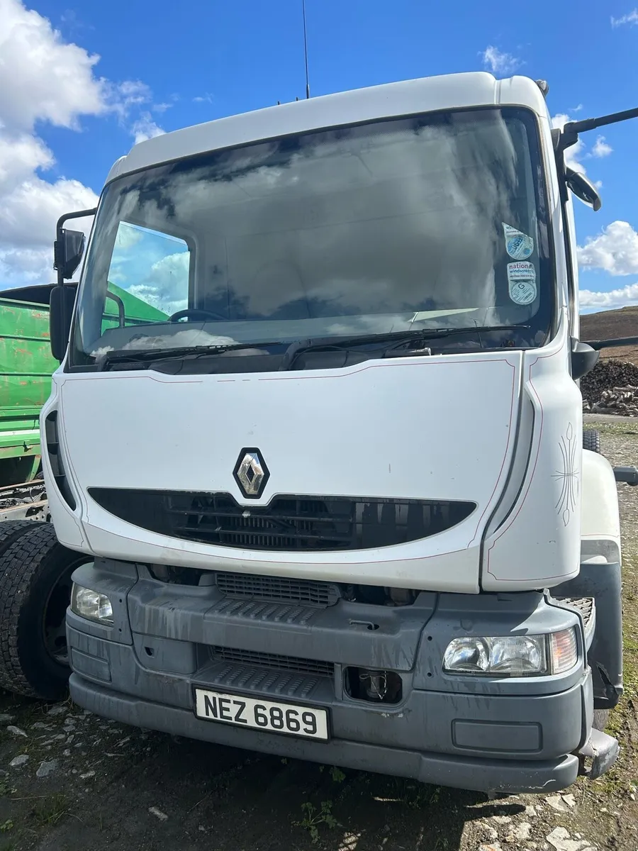 Renault truck - Image 2