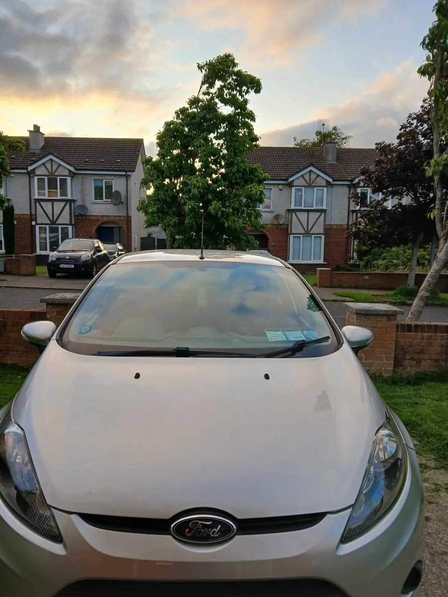 Ford Fiesta 2011 - Image 2