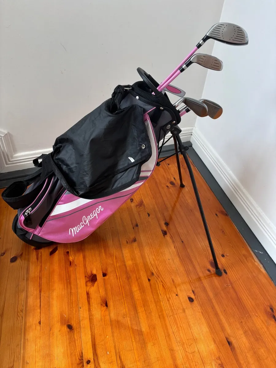 Girls Golf Bag & Clubs - Image 1
