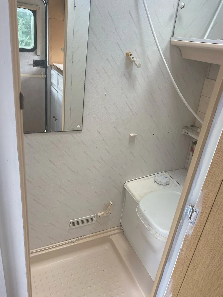 Caravan - Image 4