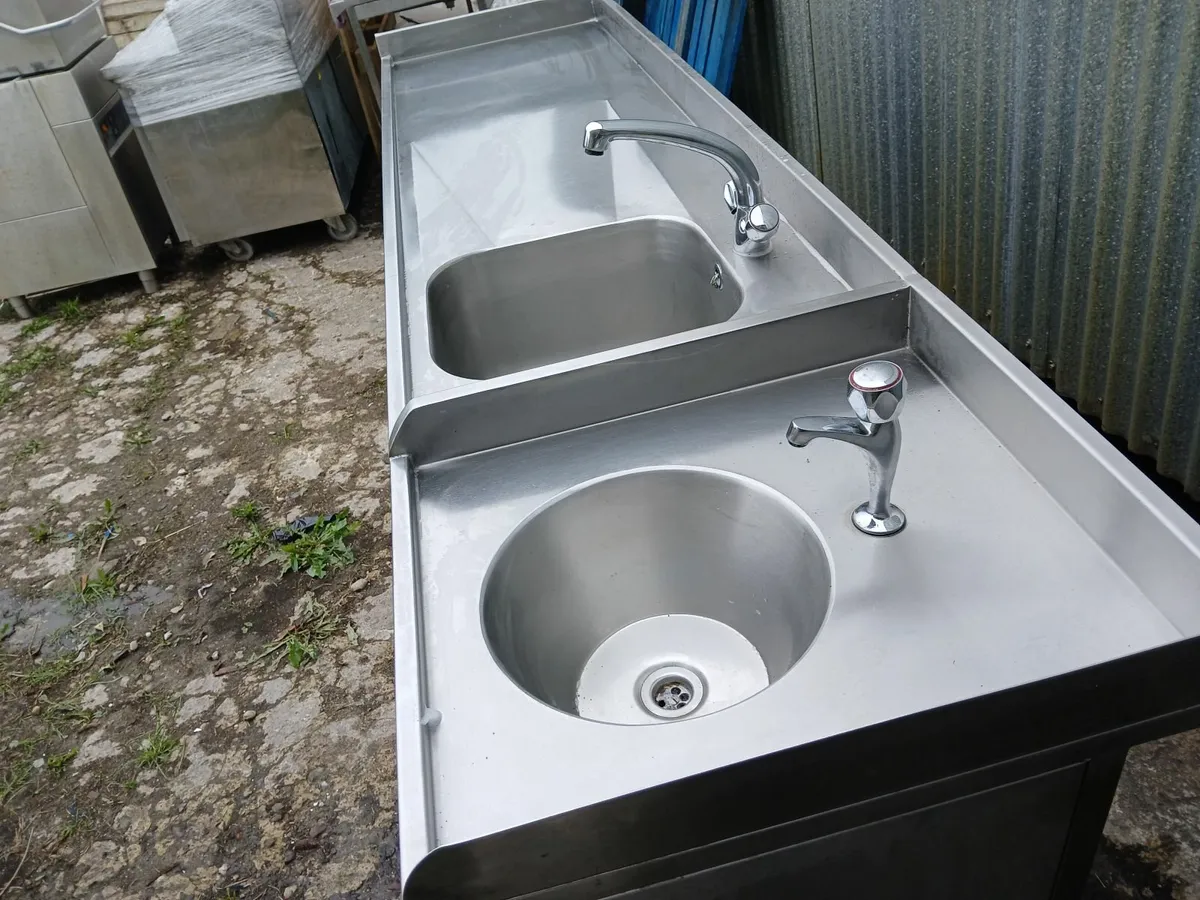 Stainless steel commercial sink unit delivered - Image 2