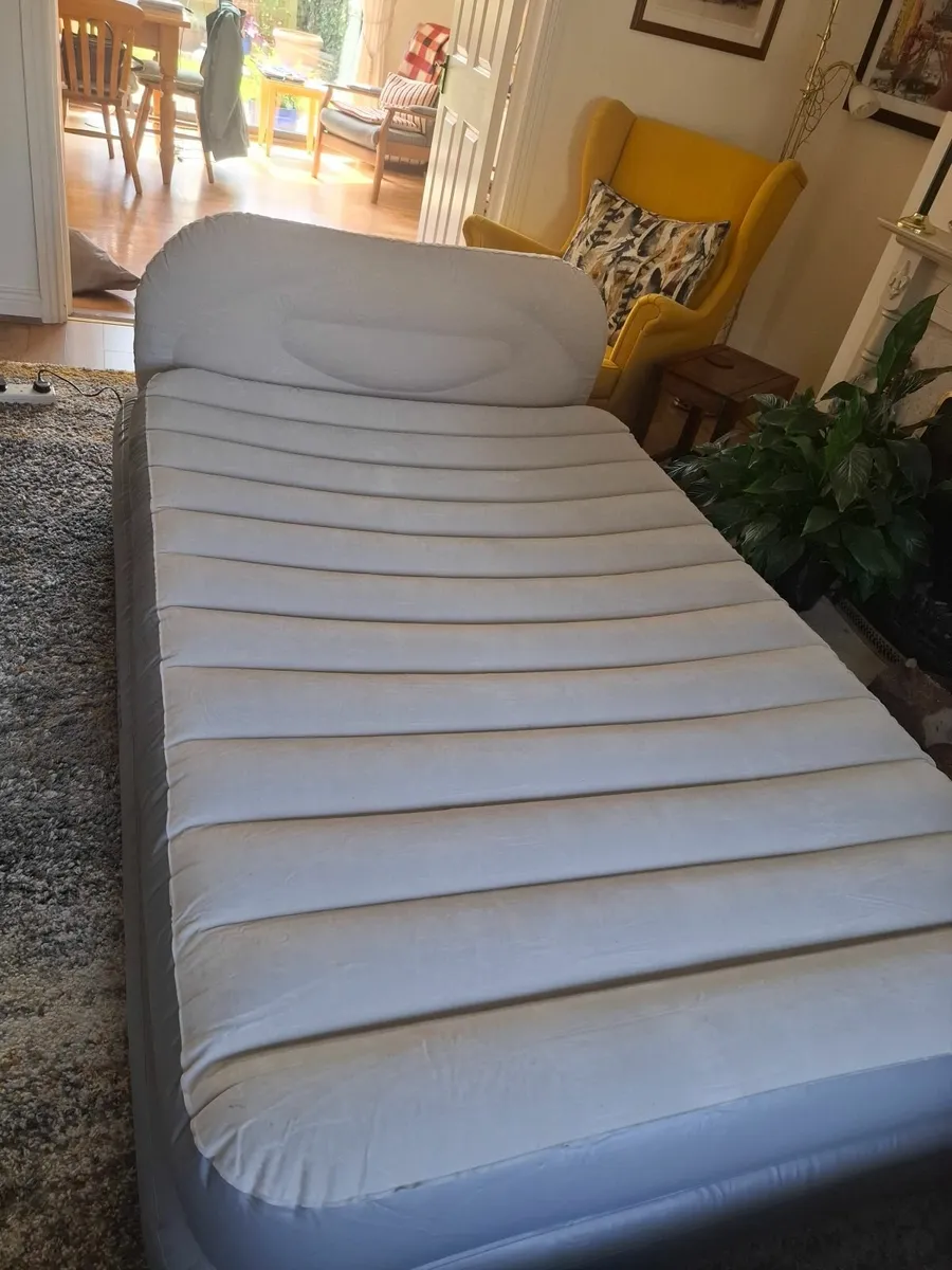 Air bed - Image 3