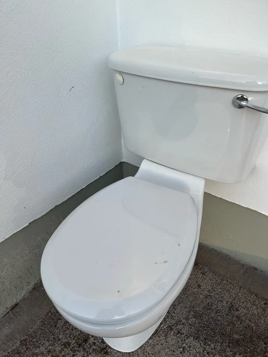 Toilet, Sink & Shower Tray - Image 3