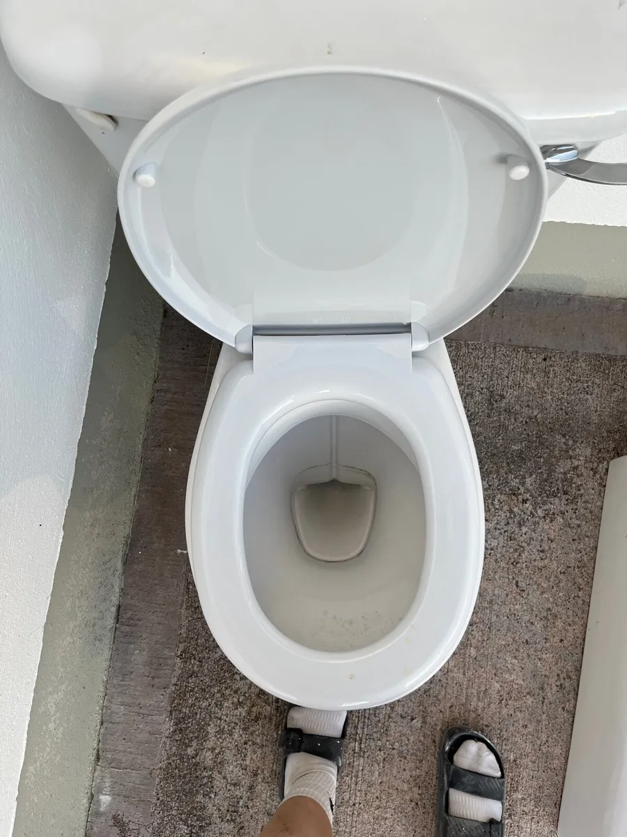 Toilet, Sink & Shower Tray - Image 4
